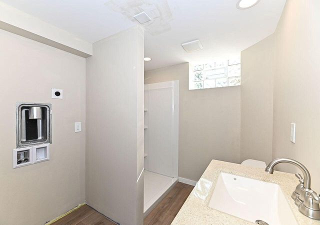 5875 S St. Andrews DRIVE, New Berlin, WI 53146