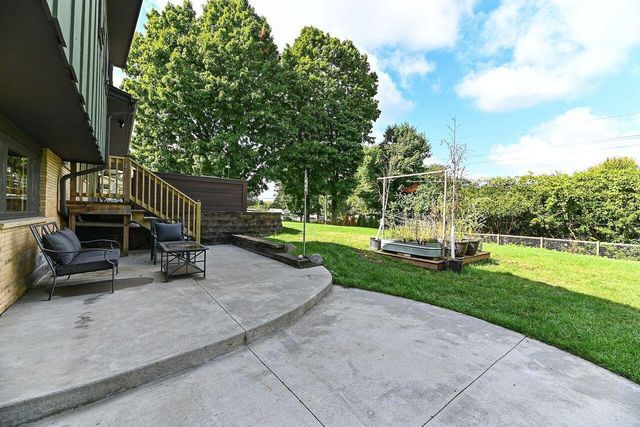 5875 S St. Andrews DRIVE, New Berlin, WI 53146