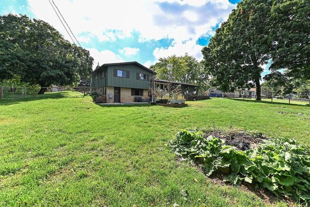 5875 S St. Andrews DRIVE, New Berlin, WI 53146