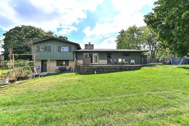 5875 S St. Andrews DRIVE, New Berlin, WI 53146