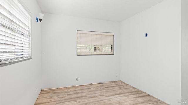 11144 Ice Box Canyon Rd, Forestville, CA 95436