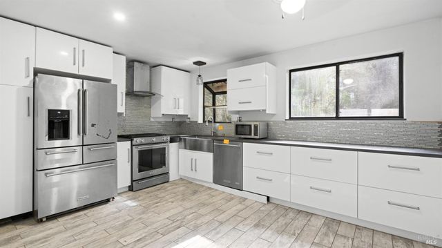 11144 Ice Box Canyon Rd, Forestville, CA 95436