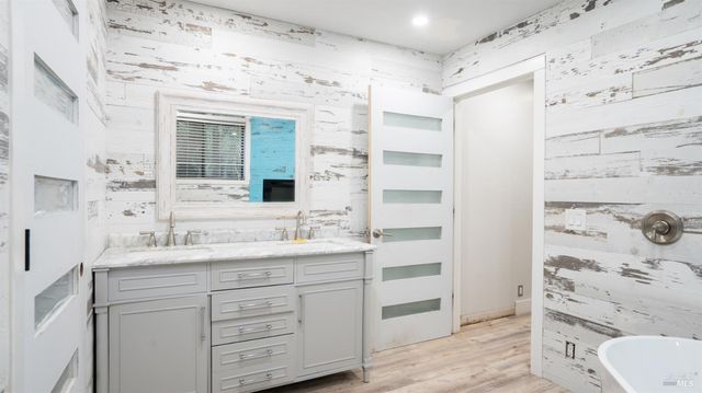 11144 Ice Box Canyon Rd, Forestville, CA 95436