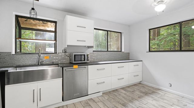 11144 Ice Box Canyon Rd, Forestville, CA 95436