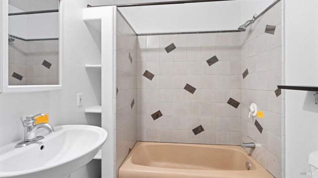 11144 Ice Box Canyon Rd, Forestville, CA 95436