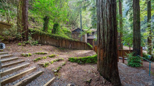 11144 Ice Box Canyon Rd, Forestville, CA 95436