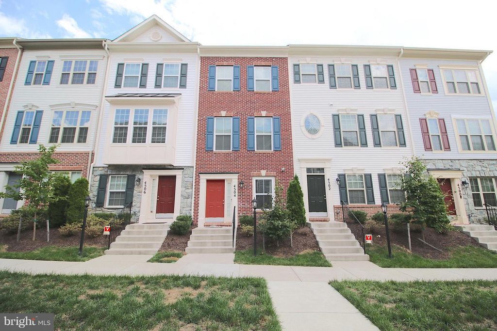 4504 POTOMAC HIGHLANDS CIR, Triangle, VA 22172