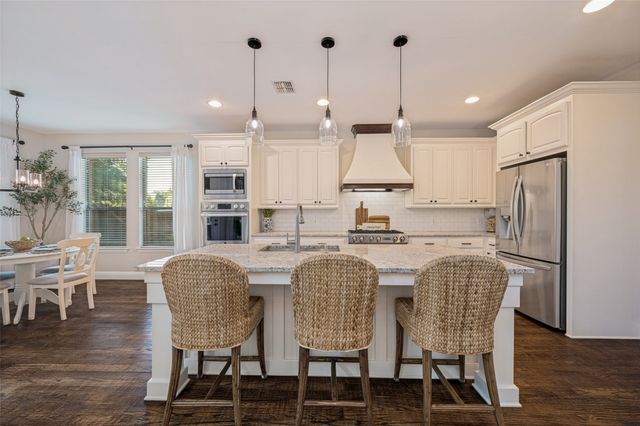 712 Glendevon Drive, Mckinney, TX 75071