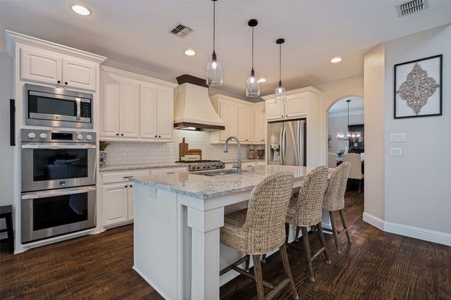 712 Glendevon Drive, Mckinney, TX 75071