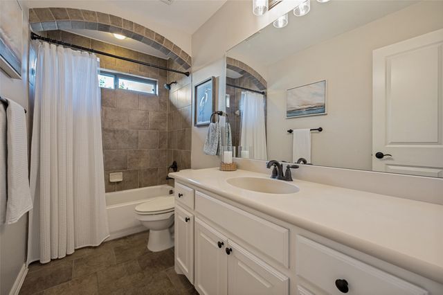 712 Glendevon Drive, Mckinney, TX 75071