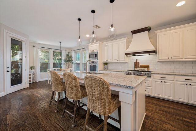 712 Glendevon Drive, Mckinney, TX 75071