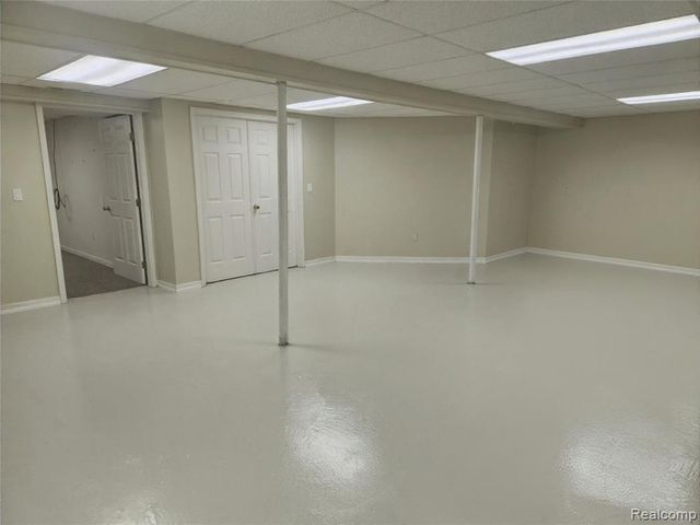33919 Oakwood Drive, Sterling Heights, MI 48312