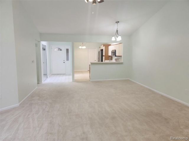 33919 Oakwood Drive, Sterling Heights, MI 48312