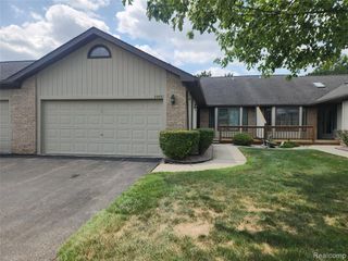 33919 Oakwood Drive, Sterling Heights, MI 48312