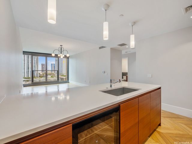 1108 Auahi Street 1305, Honolulu, HI 96814