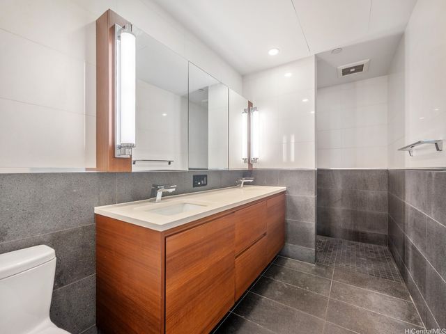 1108 Auahi Street 1305, Honolulu, HI 96814