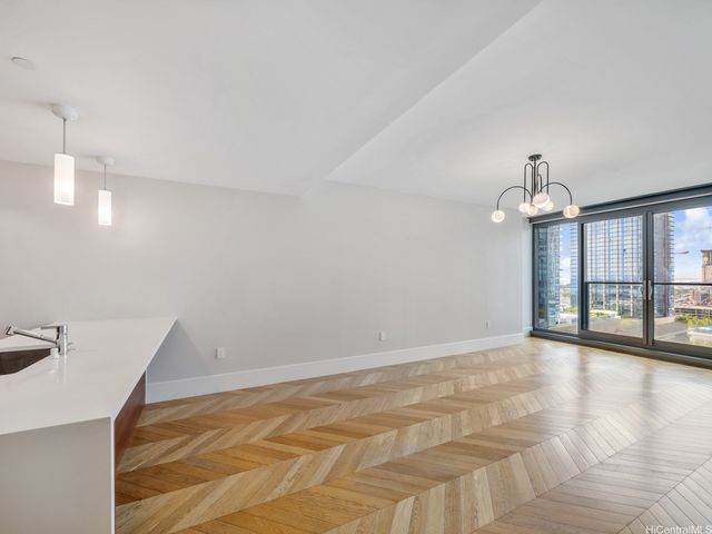 1108 Auahi Street 1305, Honolulu, HI 96814