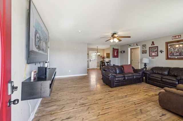 225 Eagle Blvd, Shelbyville, TN 37160