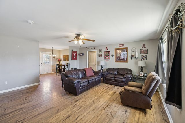 225 Eagle Blvd, Shelbyville, TN 37160