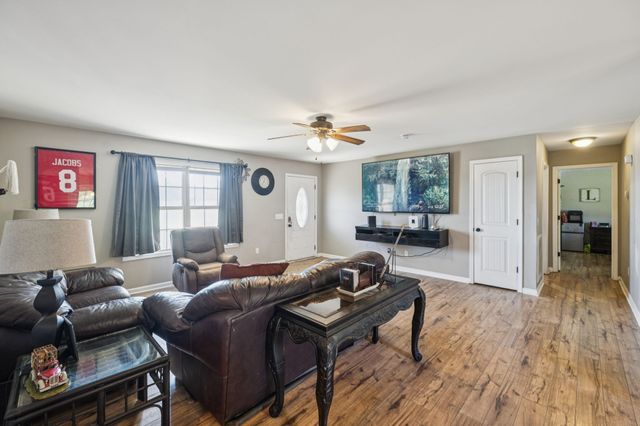 225 Eagle Blvd, Shelbyville, TN 37160