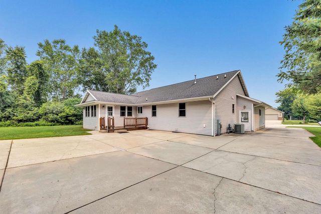 3533 LEEDS CASTLE DRIVE, Green Bay, WI 54313