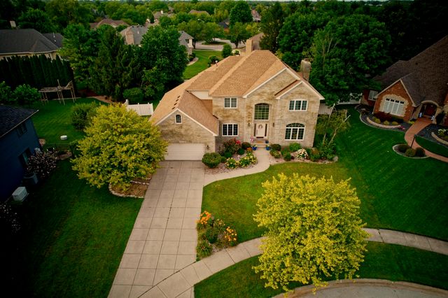 1931 Cherrywood Court, Munster, IN 46321