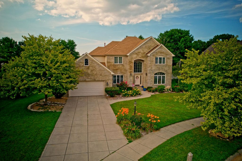 1931 Cherrywood Court, Munster, IN 46321