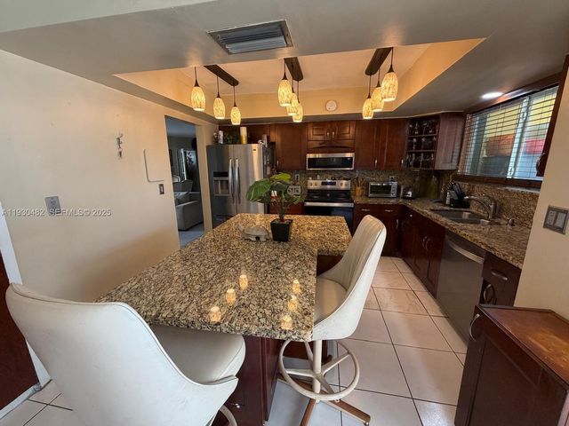 7712 Dilido Blvd, Miramar, FL 33023