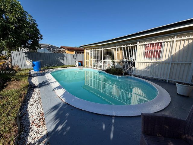 7712 Dilido Blvd, Miramar, FL 33023