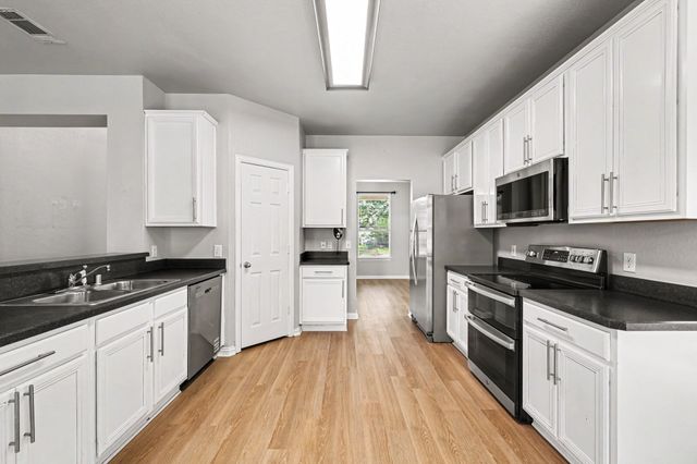1430 Providence Boulevard, Providence Village, TX 76227