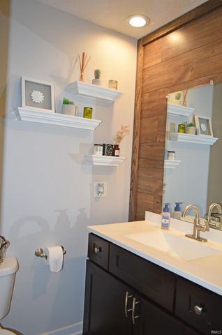 5131 S St Philip Road, Evansville, IN 47712