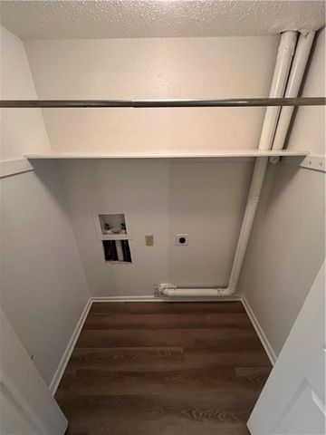 320 S 11th Place, Rogers, AR 72756