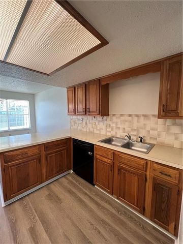 320 S 11th Place, Rogers, AR 72756