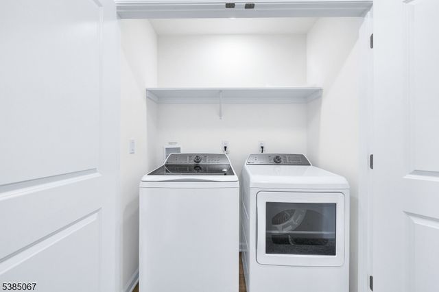 1 Beirne Ln, Wharton Boro, NJ 07885