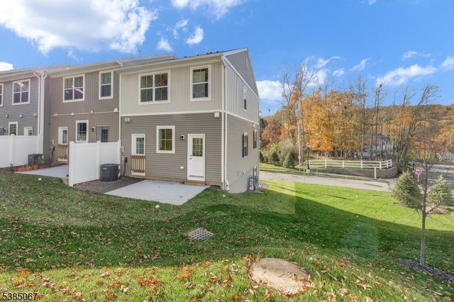 1 Beirne Ln, Wharton Boro, NJ 07885