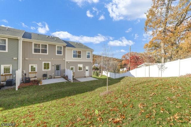 1 Beirne Ln, Wharton Boro, NJ 07885