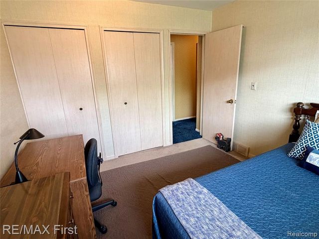 11431 Meadowbrook Drive, Warren, MI 48093