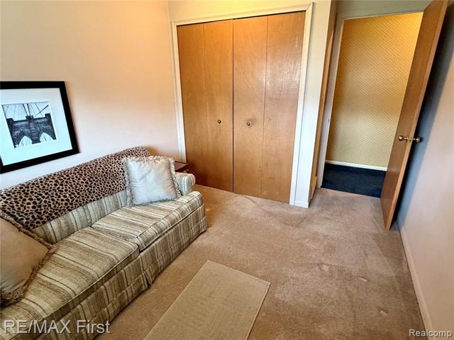 11431 Meadowbrook Drive, Warren, MI 48093