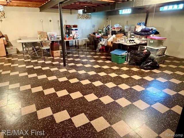 11431 Meadowbrook Drive, Warren, MI 48093