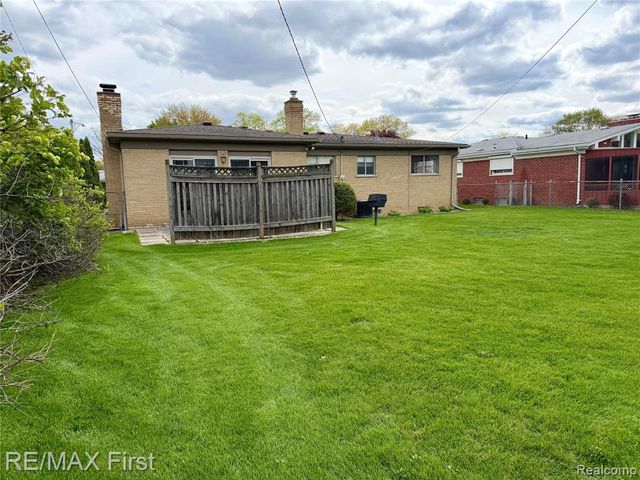 11431 Meadowbrook Drive, Warren, MI 48093