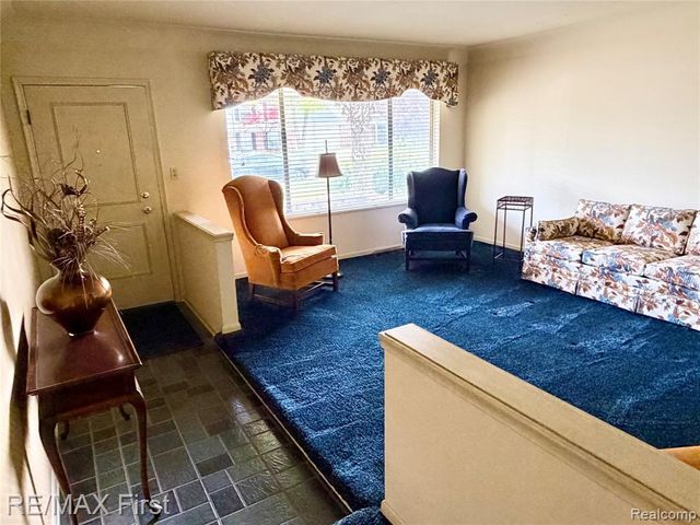 11431 Meadowbrook Drive, Warren, MI 48093