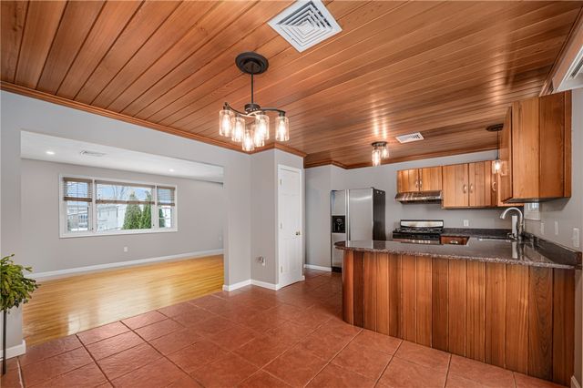 190 Gladstone Street 2, Cranston, RI 02920