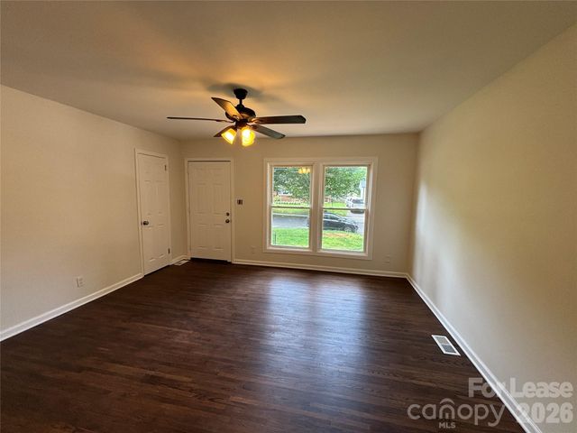 2627 Dora Drive, Charlotte, NC 28215