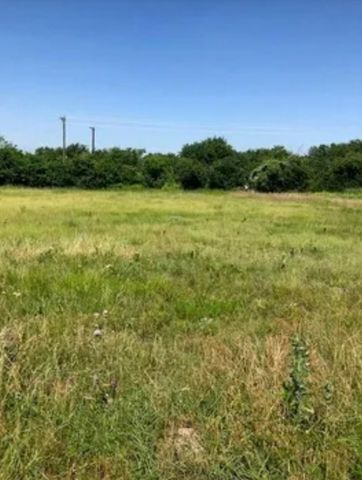 308 E Vaughn Road, Cleburne, TX 76031