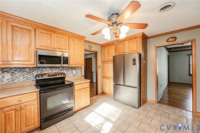 6011 Hingham Dr, New Kent, VA 23124