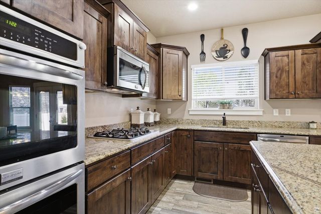 9558 S ECHO RIDGE DR, West Jordan, UT 84081