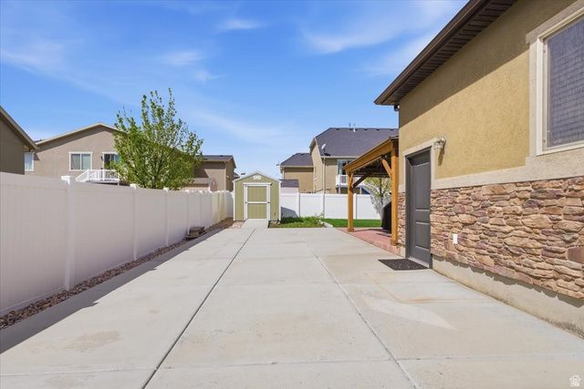 9558 S ECHO RIDGE DR, West Jordan, UT 84081