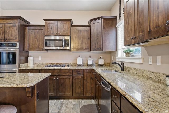 9558 S ECHO RIDGE DR, West Jordan, UT 84081