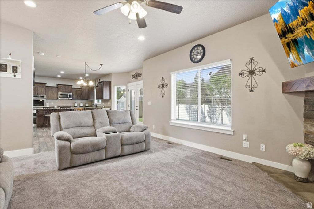 Image 7 of property listing at 9558 S ECHO RIDGE DR, West Jordan, UT 84081