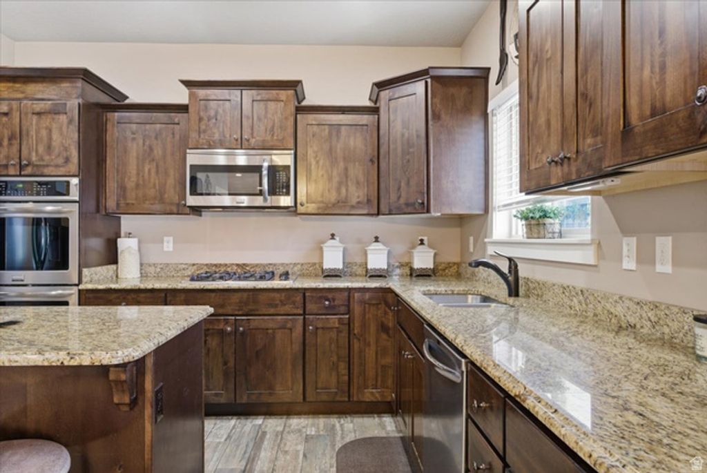 Image 10 of property listing at 9558 S ECHO RIDGE DR, West Jordan, UT 84081
